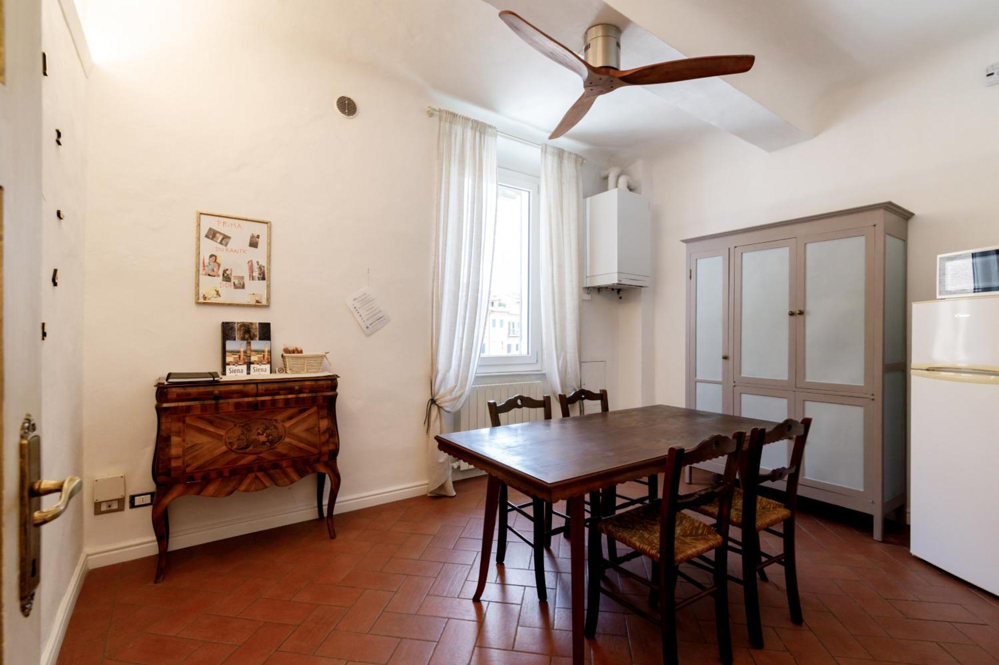 Charme Centro Storico Apartment เซียนา ภายนอก รูปภาพ
