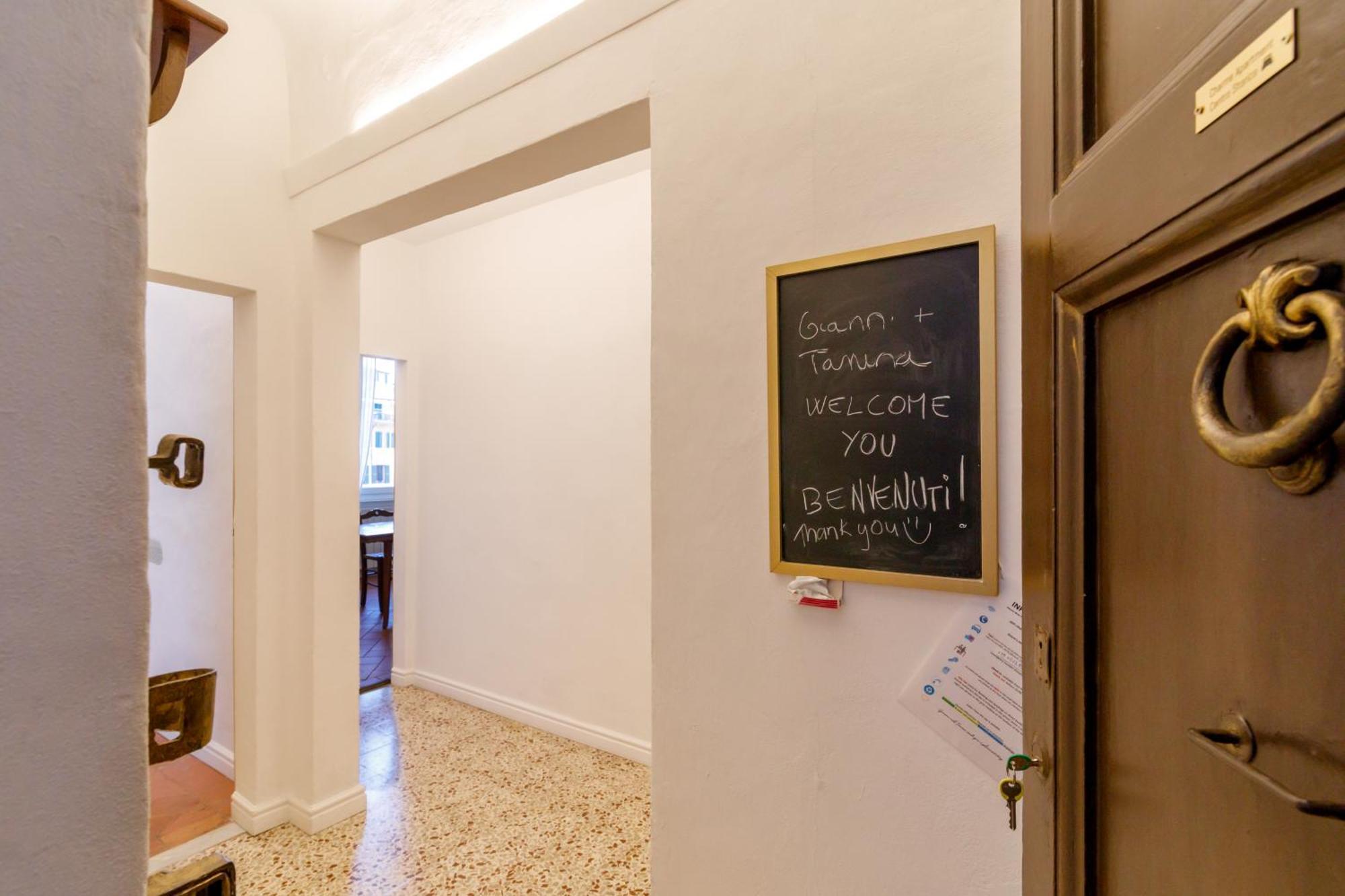 Charme Centro Storico Apartment เซียนา ภายนอก รูปภาพ