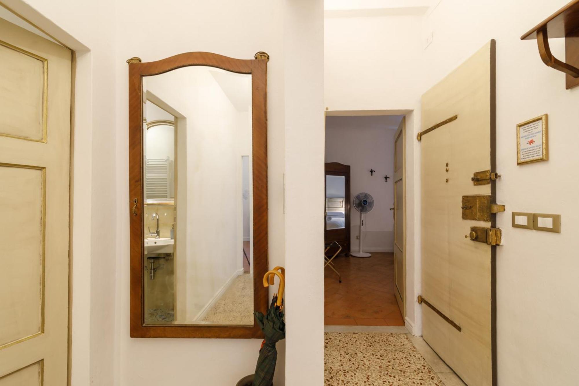 Charme Centro Storico Apartment เซียนา ภายนอก รูปภาพ