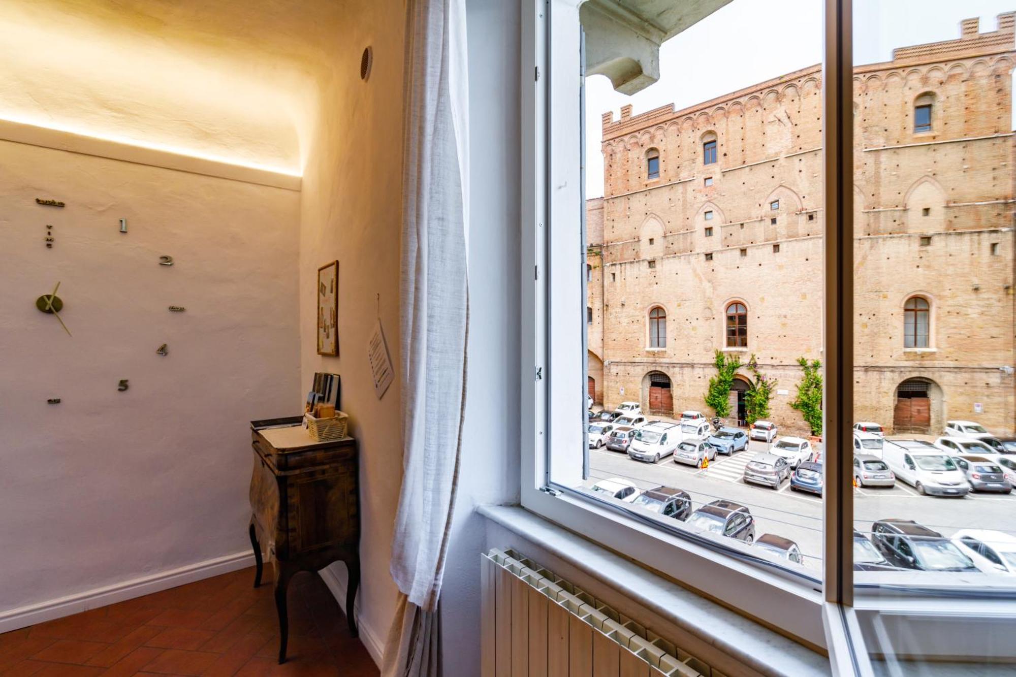 Charme Centro Storico Apartment เซียนา ภายนอก รูปภาพ